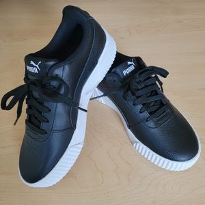 NWOT Puma | Carina Leather Sneaker - Black